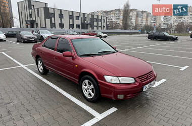 Седан Toyota Camry 1998 в Києві