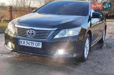 Седан Toyota Camry 2013 в Києві