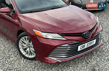 Седан Toyota Camry 2018 в Стрые