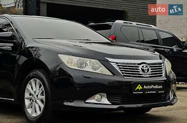 Седан Toyota Camry 2011 в Києві