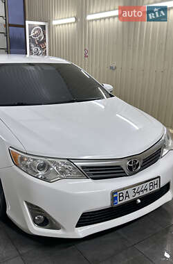 Седан Toyota Camry 2011 в Кропивницком