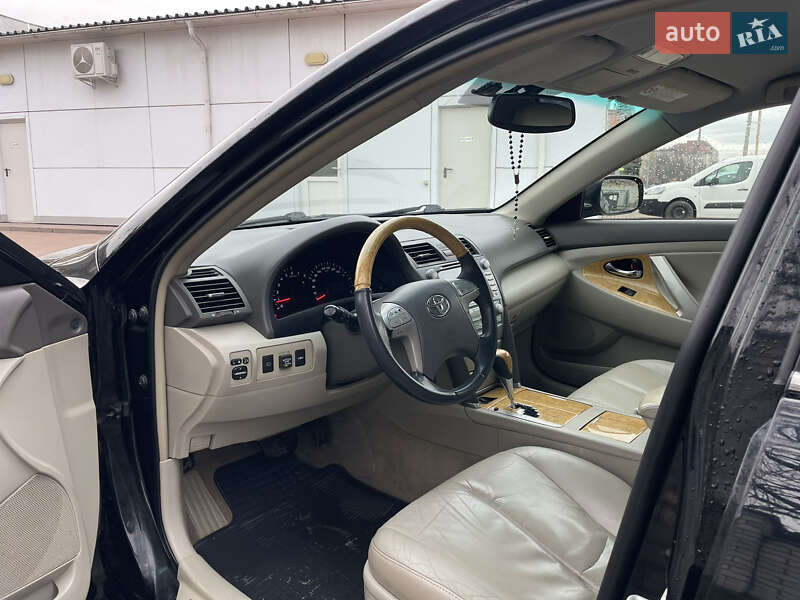 Седан Toyota Camry 2007 в Ивано-Франковске