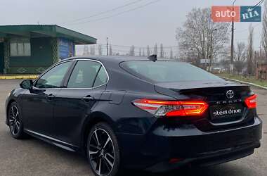 Седан Toyota Camry 2018 в Николаеве