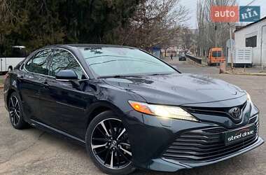 Седан Toyota Camry 2018 в Николаеве