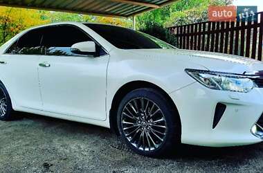 Седан Toyota Camry 2015 в Кременчуге