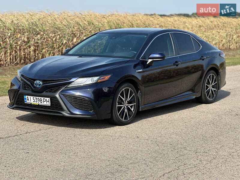 Toyota Camry 2021