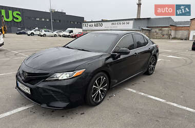 Toyota Camry 2019