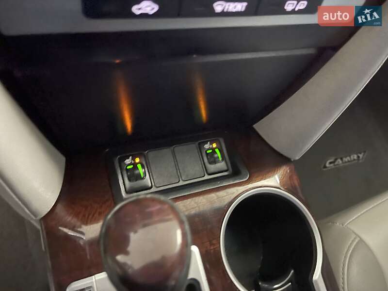 Седан Toyota Camry 2012 в Благовіщенську