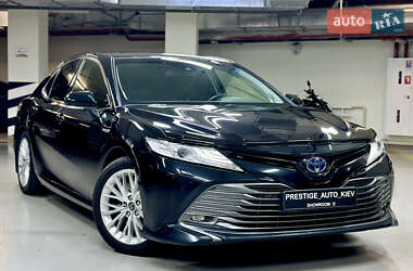 Toyota Camry 2019