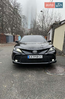 Седан Toyota Camry 2021 в Києві