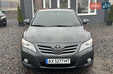 Седан Toyota Camry 2011 в Пісочині