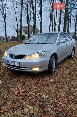 Седан Toyota Camry 2004 в Кременці