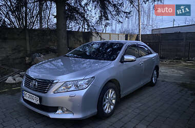 Седан Toyota Camry 2013 в Львові