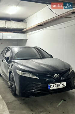 Седан Toyota Camry 2017 в Києві