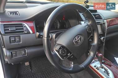 Седан Toyota Camry 2013 в Миргороді