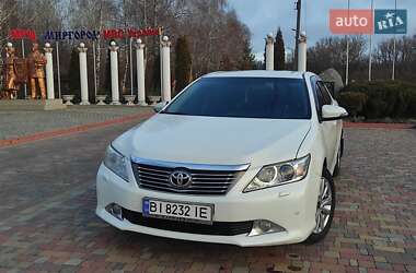 Седан Toyota Camry 2013 в Миргороді