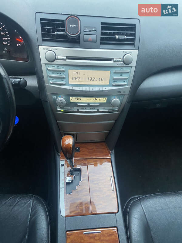 Седан Toyota Camry 2007 в Львове