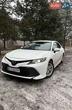 Седан Toyota Camry 2019 в Львові