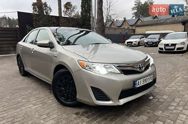 Седан Toyota Camry 2013 в Києві