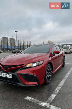 Седан Toyota Camry 2020 в Киеве