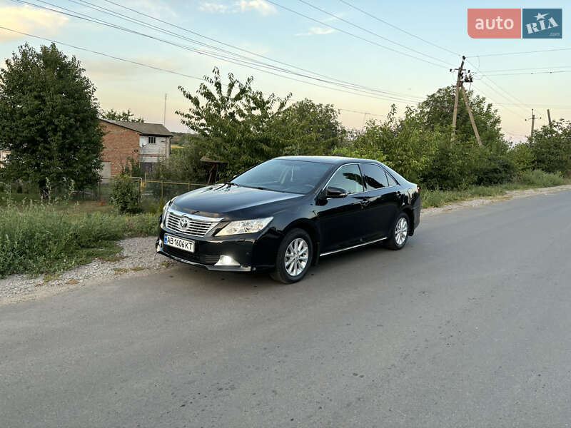 Седан Toyota Camry 2012 в Теплику