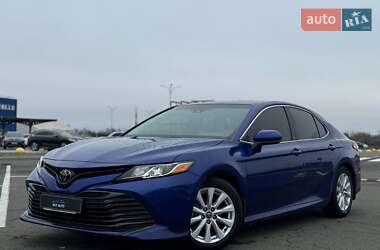 Седан Toyota Camry 2018 в Києві