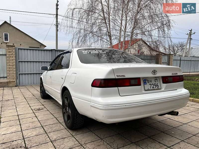 Седан Toyota Camry 1999 в Одесі