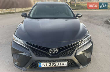 Седан Toyota Camry 2018 в Миргороде