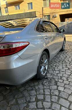 Седан Toyota Camry 2017 в Ужгороді