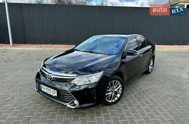 Седан Toyota Camry 2016 в Києві