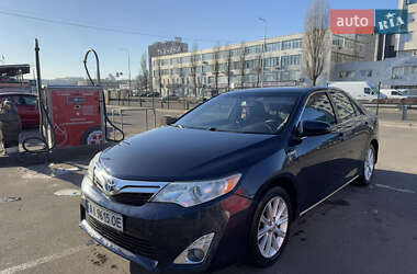 Седан Toyota Camry 2014 в Києві