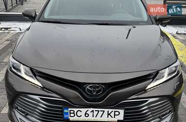 Седан Toyota Camry 2020 в Львові