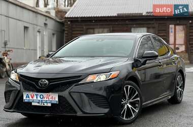 Седан Toyota Camry 2018 в Кривому Розі