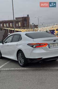 Седан Toyota Camry 2021 в Киеве