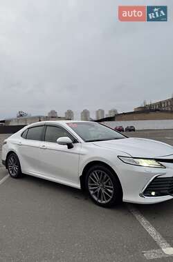 Toyota Camry 2021