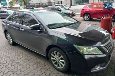 Седан Toyota Camry 2012 в Киеве