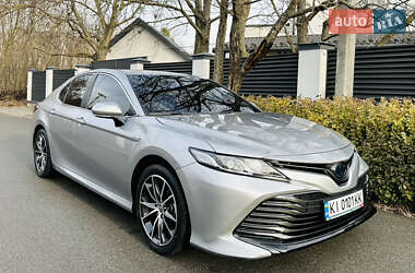 Седан Toyota Camry 2020 в Києві