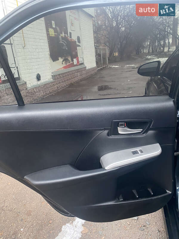 Седан Toyota Camry 2014 в Броварах