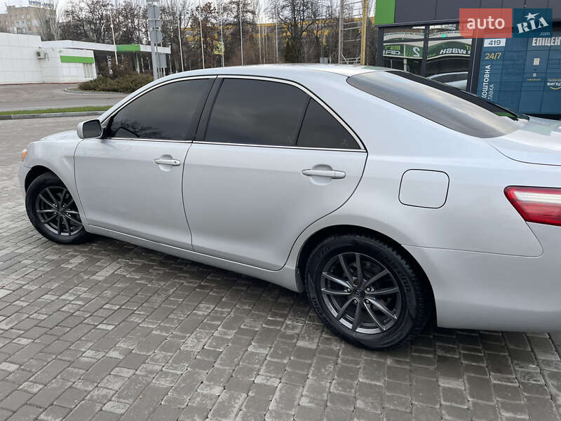 Седан Toyota Camry 2008 в Кропивницком