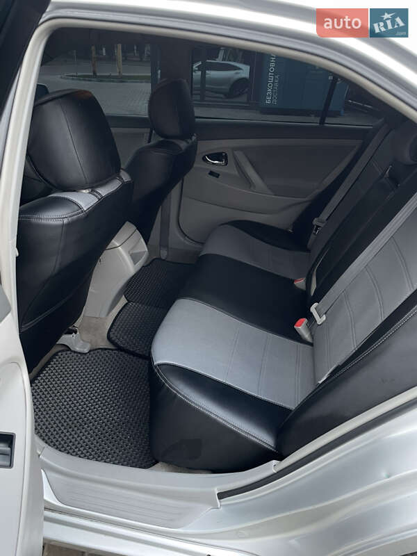 Седан Toyota Camry 2008 в Кропивницком