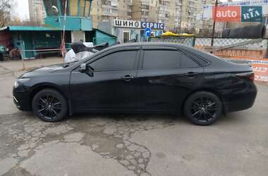 Седан Toyota Camry 2016 в Києві