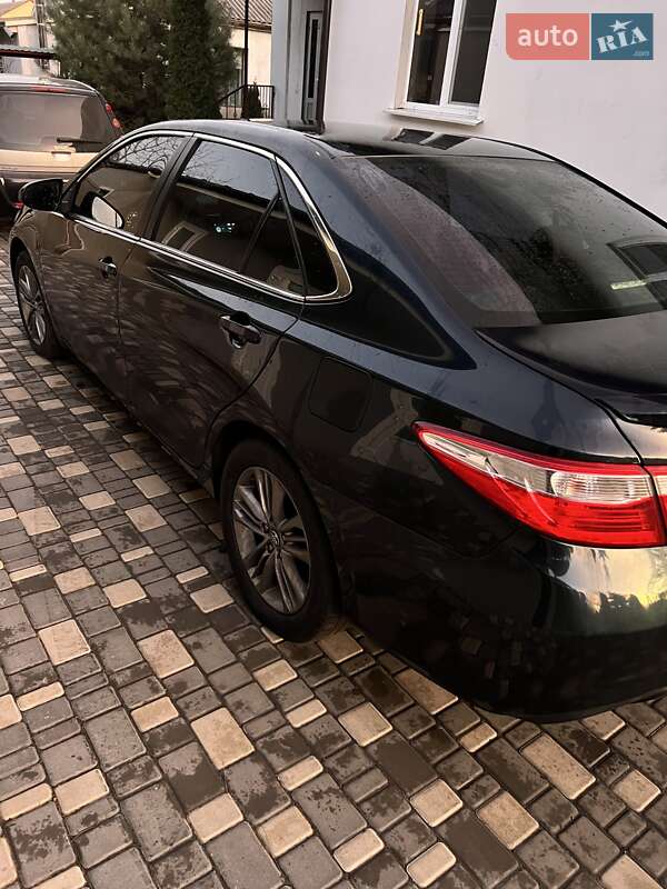 Седан Toyota Camry 2015 в Гайвороні