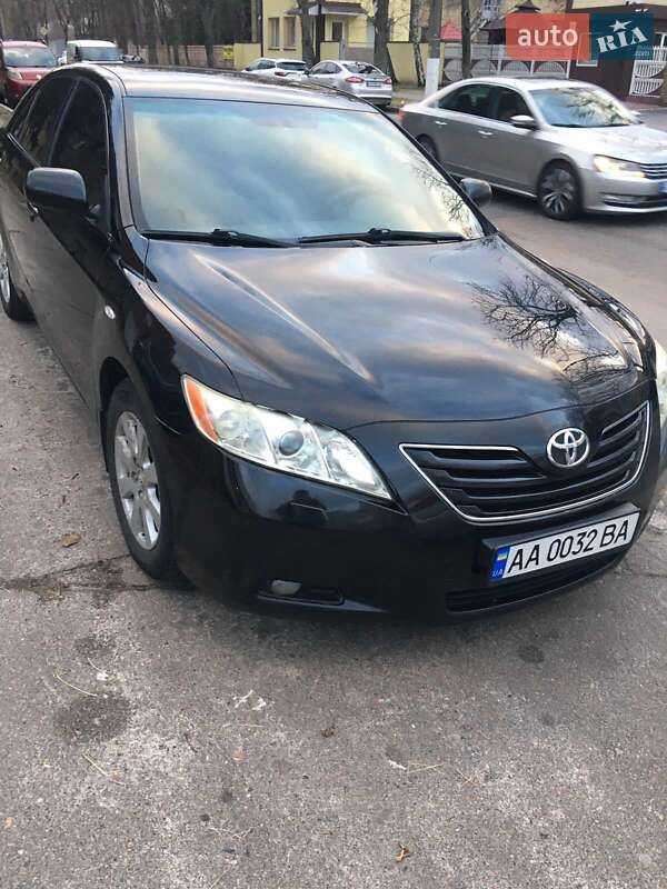 Седан Toyota Camry 2008 в Киеве