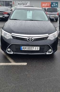 Седан Toyota Camry 2017 в Житомирі