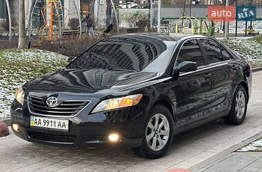 Седан Toyota Camry 2006 в Києві