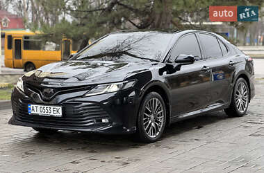 Седан Toyota Camry 2017 в Дніпрі