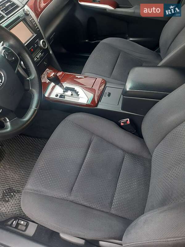 Седан Toyota Camry 2011 в Кропивницком