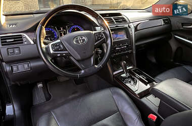 Седан Toyota Camry 2015 в 