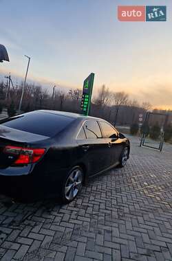 Седан Toyota Camry 2014 в 