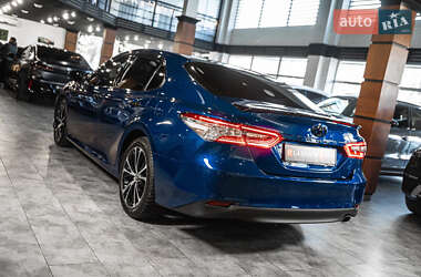 Седан Toyota Camry 2019 в 